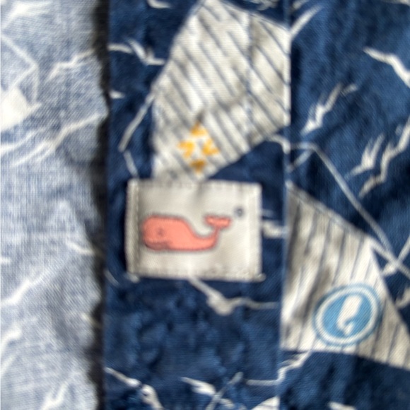 Vineyard Vines Men's Blue Sailboat Pattern Shirt size XL - Picture 4 of 4